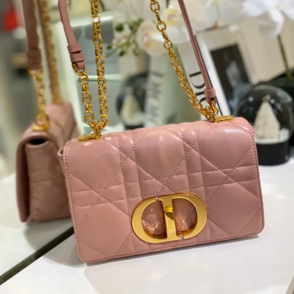 Sac à main Dior coloris rose à carreaux avec fermoir doré 25 cm – pour femme — réplique