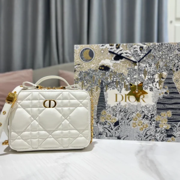Sac à main Dior à carreaux lisse coloris blanc cuir 18 cm — réplique
