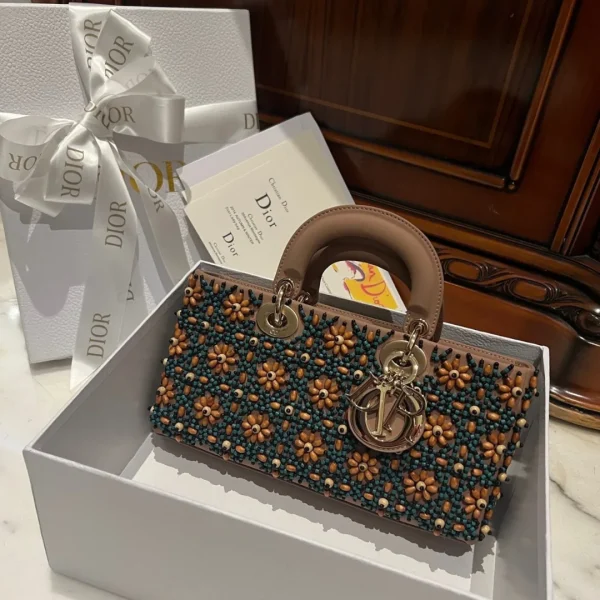 Sac à main Dior D-Joy format moyen avec perlé motif 26 cm — réplique