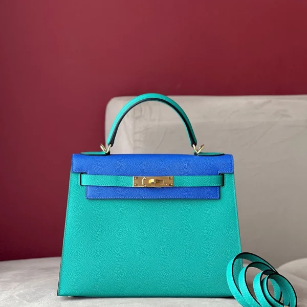 Modèle HN 28 Epsom coloris bleu clair/ électrique coloris bleu finitions palladiées — réplique