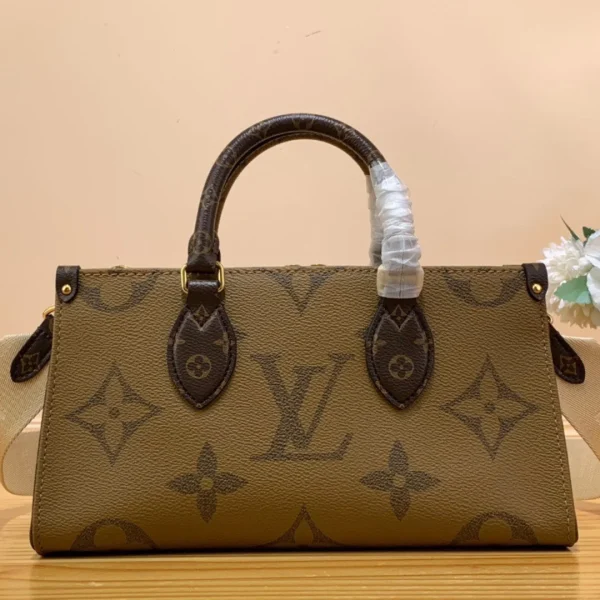 Sac à main Louis Vuitton On The Go mini Mono motif 25 × 13 × 10 cm — réplique