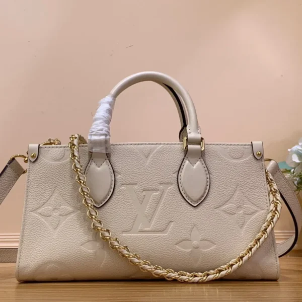 Sac à main Louis Vuitton On The Go mini 11 coloris blanc cassé 25 × 13 × 10 cm — réplique