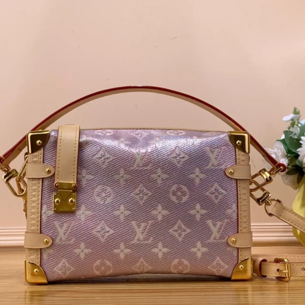 Sac à main Louis Vuitton côté Trunk Monogram motif 21 × 14 × 6 cm — réplique