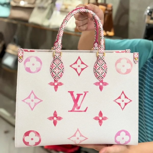 Modèle Louis Vuitton Onthego Monogram motif 35 cm — réplique