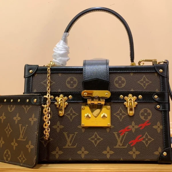 Sac à main Louis Vuitton Petite Malle Monogram motif 24 × 16 × 13 cm — réplique