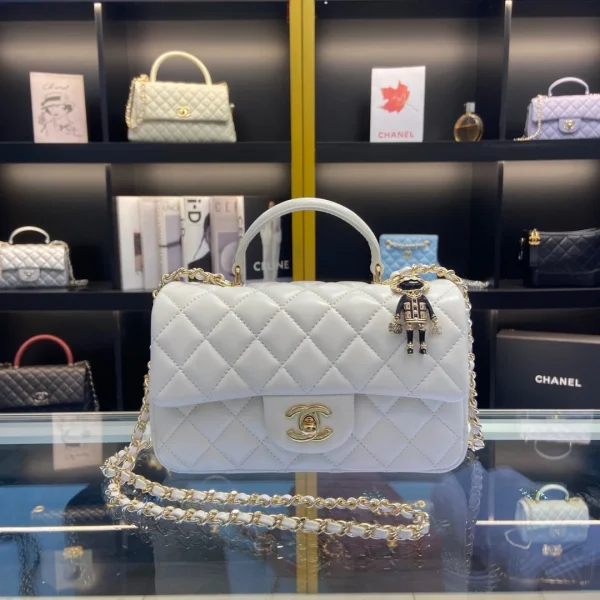 Sac à main Chanel anse bijou de sac fermoir doré Demi coloris blanc 20 × 12 cm — réplique