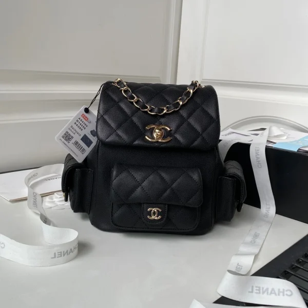 Sac à dos Chanel mini Duma fermoir doré 21.5 × 19.5 × 12 cm — réplique