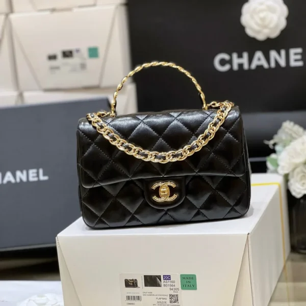 Modèle Chanel mini rectangulaire rabat avec à anse supérieure coloris noir 20 cm — réplique