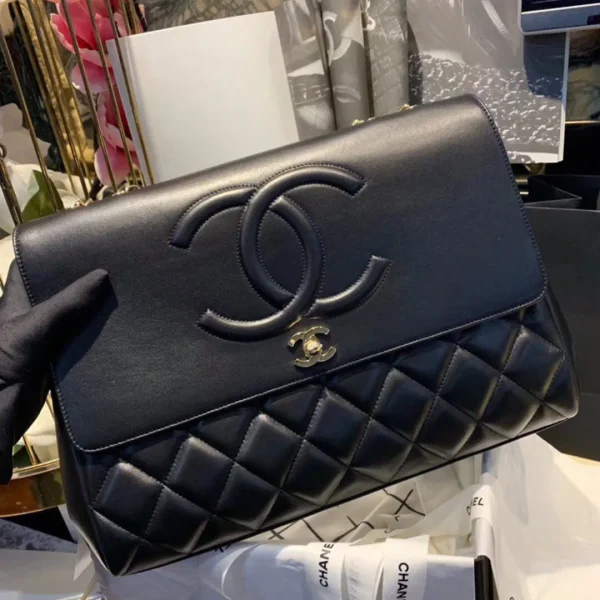 Cabas Chanel coloris noir cuir 33 × 23 × 11 cm – pour femme — réplique