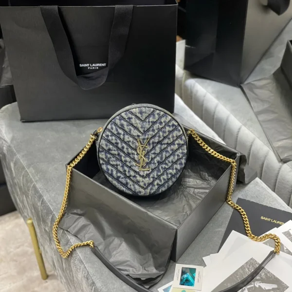 Sac Saint Laurent Vinyle rond appareil photo en chevrons-matelassé denim et daim – pour femme — réplique