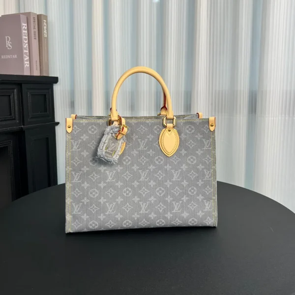 Modèle Louis Vuitton M13189 OnTheGo MM — réplique