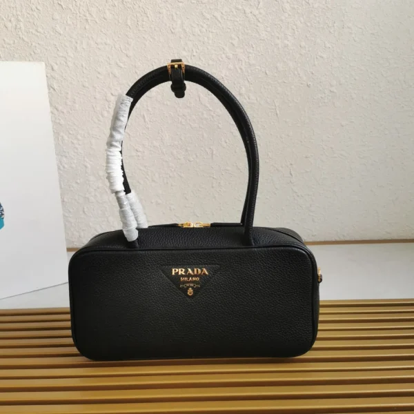 Sac Prada à anse supérieure, format moyen, coloris noir — réplique