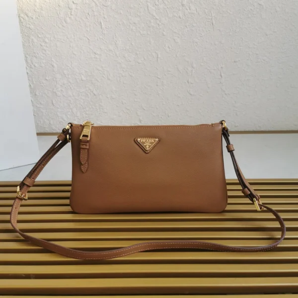 Sac porté épaule Prada cuir coloris marron — réplique