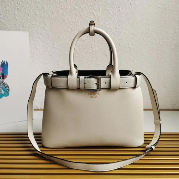 Ceinture Prada coloris blanc/coloris noir boucle petit format cuir avec — réplique
