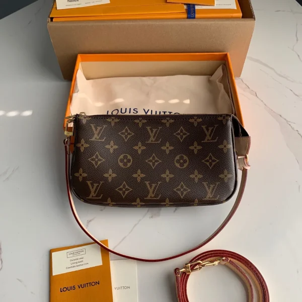 Pochette Louis Vuitton Monogram 23.5 × 13.5 cm – pour femme — réplique