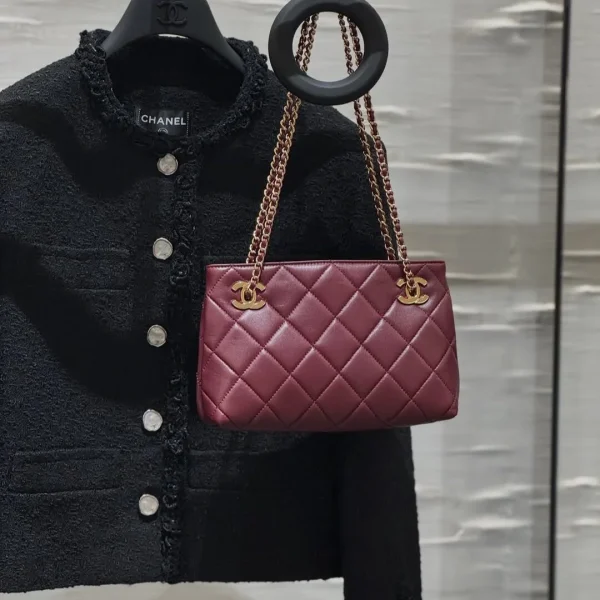 Cabas Chanel petit format SS26 collection — réplique