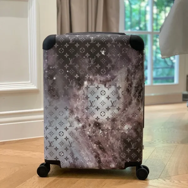 Modèle Louis Vuitton Horizon 55 Monogram Galaxy imprimé — réplique