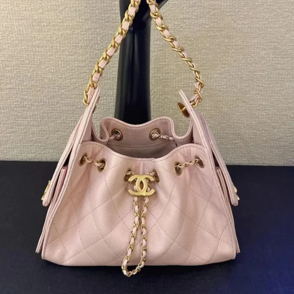 Modèle Chanel 25 coloris rose mini avec finitions dorées — réplique