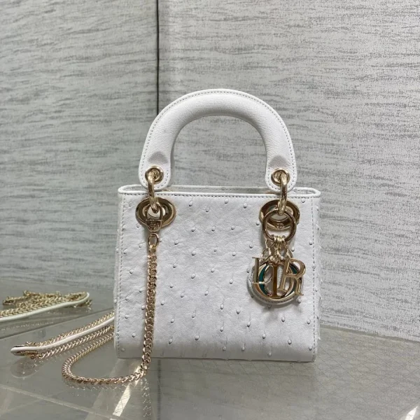 Sac Dior mini Lady en coloris blanc effet autruche cuir — réplique