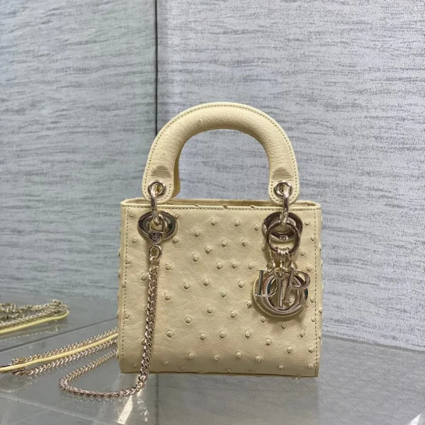Sac Dior mini Lady en coloris beige effet autruche cuir — réplique