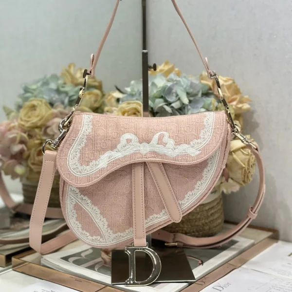 Sac Dioramour petit format Saddle avec bandoulière Soupir coloris rose — réplique