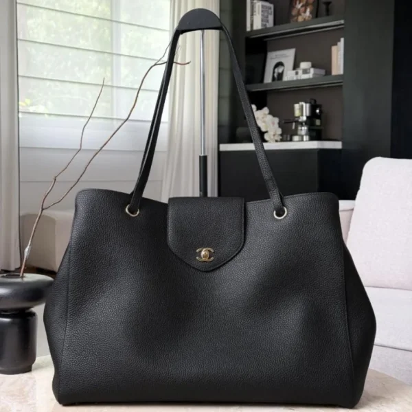 Cabas Chanel grand format de la printemps-été 2026 collection — réplique