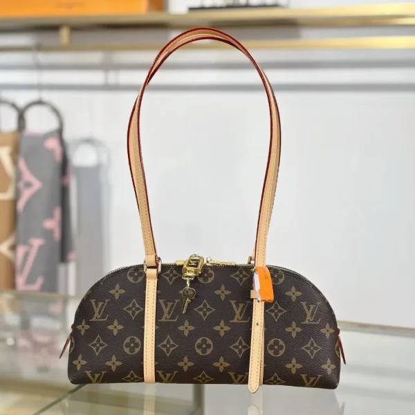 Sac Louis Vuitton Squire East West Monogram — réplique