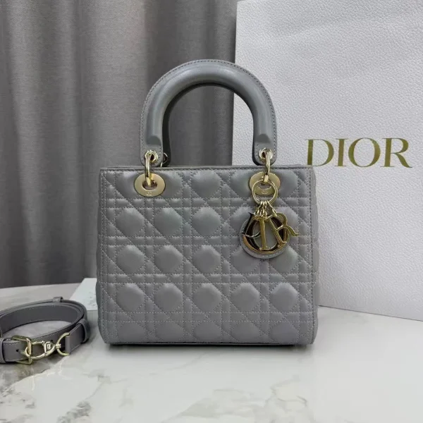 Sac Dior format moyen Lady My Abcdior en coloris gris cuir d’agneau — réplique