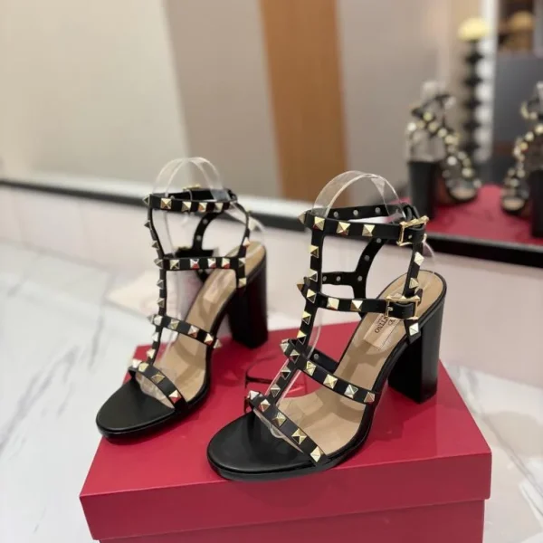 Chaussures à talon Valentino Rockstud bloc coloris noir — réplique