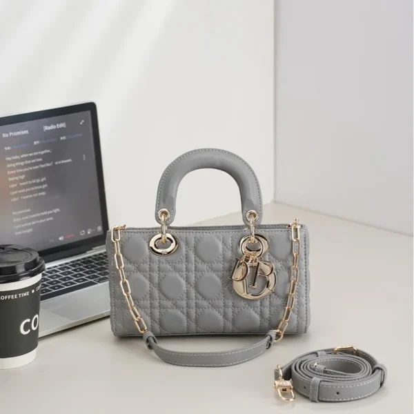 Modèle Dior J-joy format moyen coloris gris — réplique