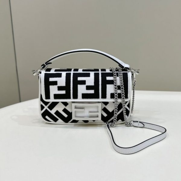 Fendi Baguette petit format blanc — réplique