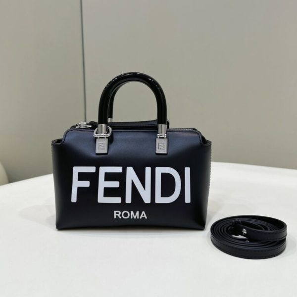 Fendi Boston noir — réplique