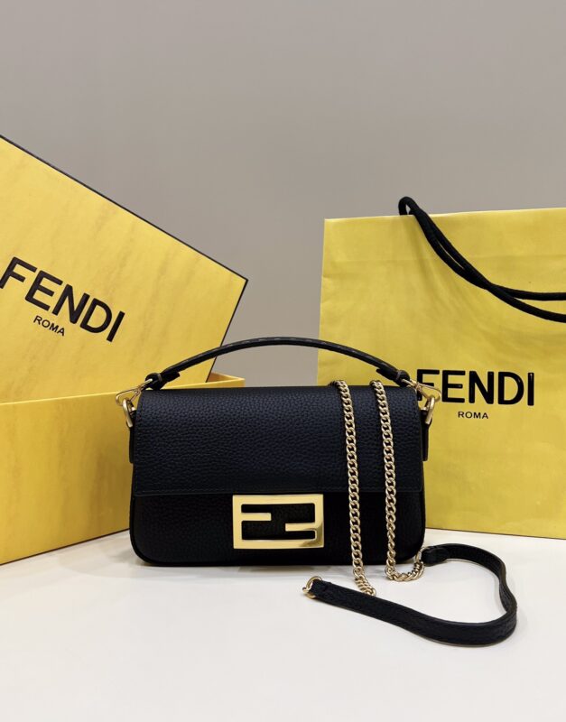 Fendi Baguette petit format noir — réplique