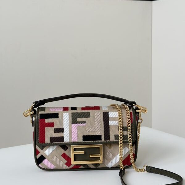 Fendi Baguette petit format Beige — réplique