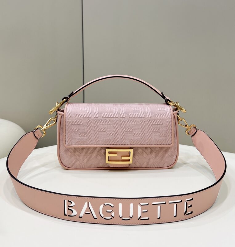 Fendi Baguette Ff rose — réplique