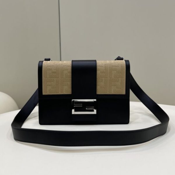Fendi Baguette pochette noir — réplique