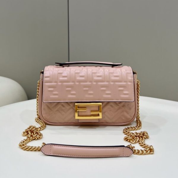 Fendi Baguette Sliding Chain rose — réplique