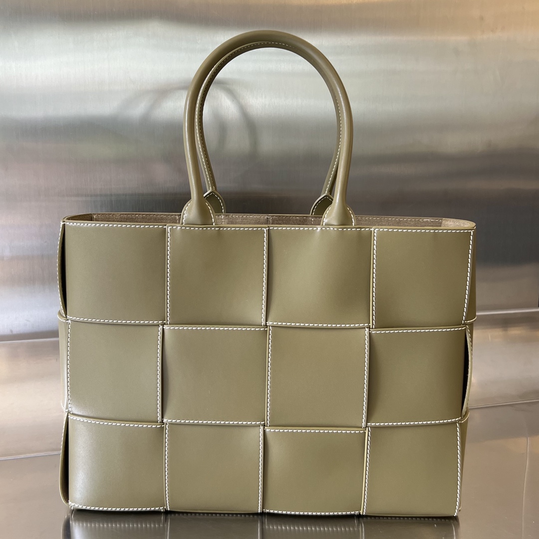 Bottega Veneta Arco cabas — réplique