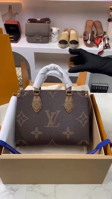 Sac à main et pochette assortie