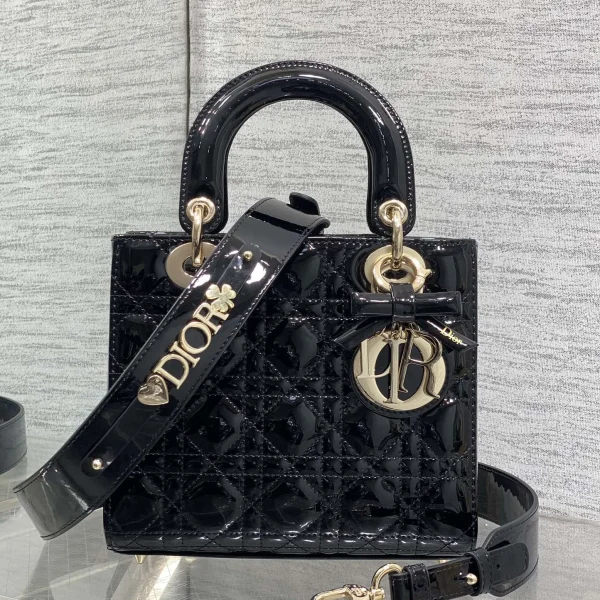 Sac Dior petit format Lady en coloris noir verni — réplique