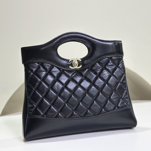 Chanel 24S 31 Mini cabas noir — réplique