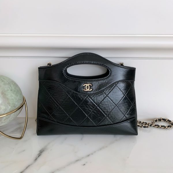 Chanel 24S 31 Nano cabas noir — réplique