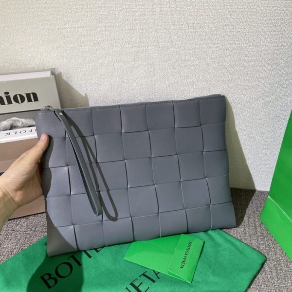 Bottega Veneta Cassette pochette — réplique