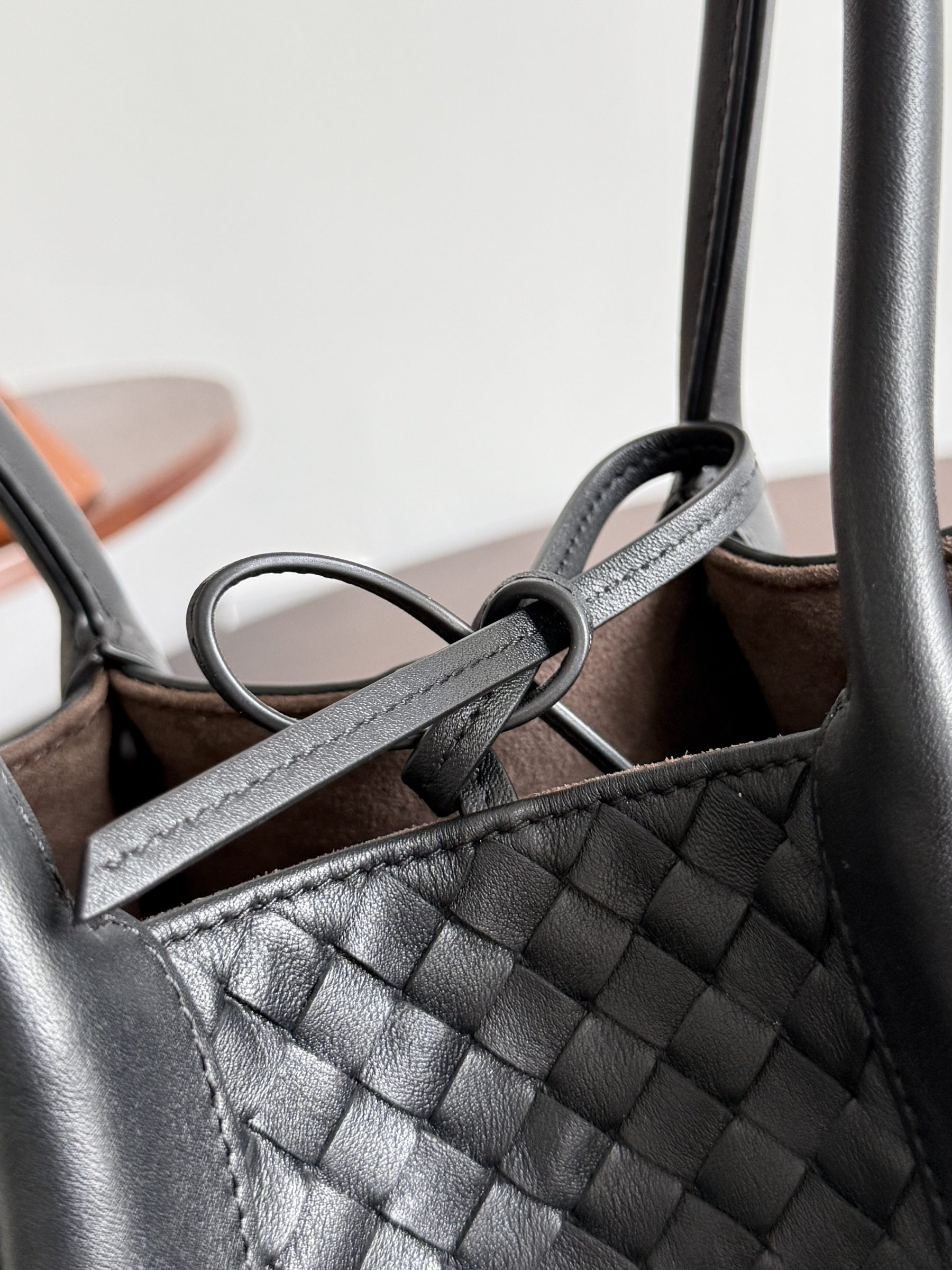 Bottega Veneta Pinacoteca grand format — réplique – Image 16