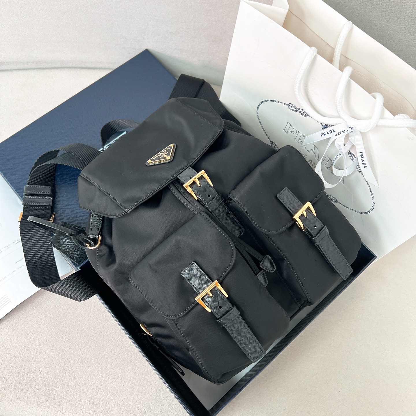 Prada petit format 1978 Re-Nylon sac à dos — réplique