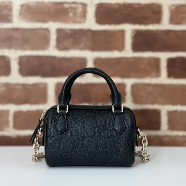 Sac Gucci GG emblème format moyen boston en coloris noir cuir — réplique