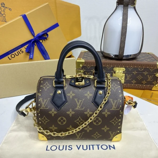 Modèle Louis Vuitton Speedy Trunk 20 en Monogram toile — réplique