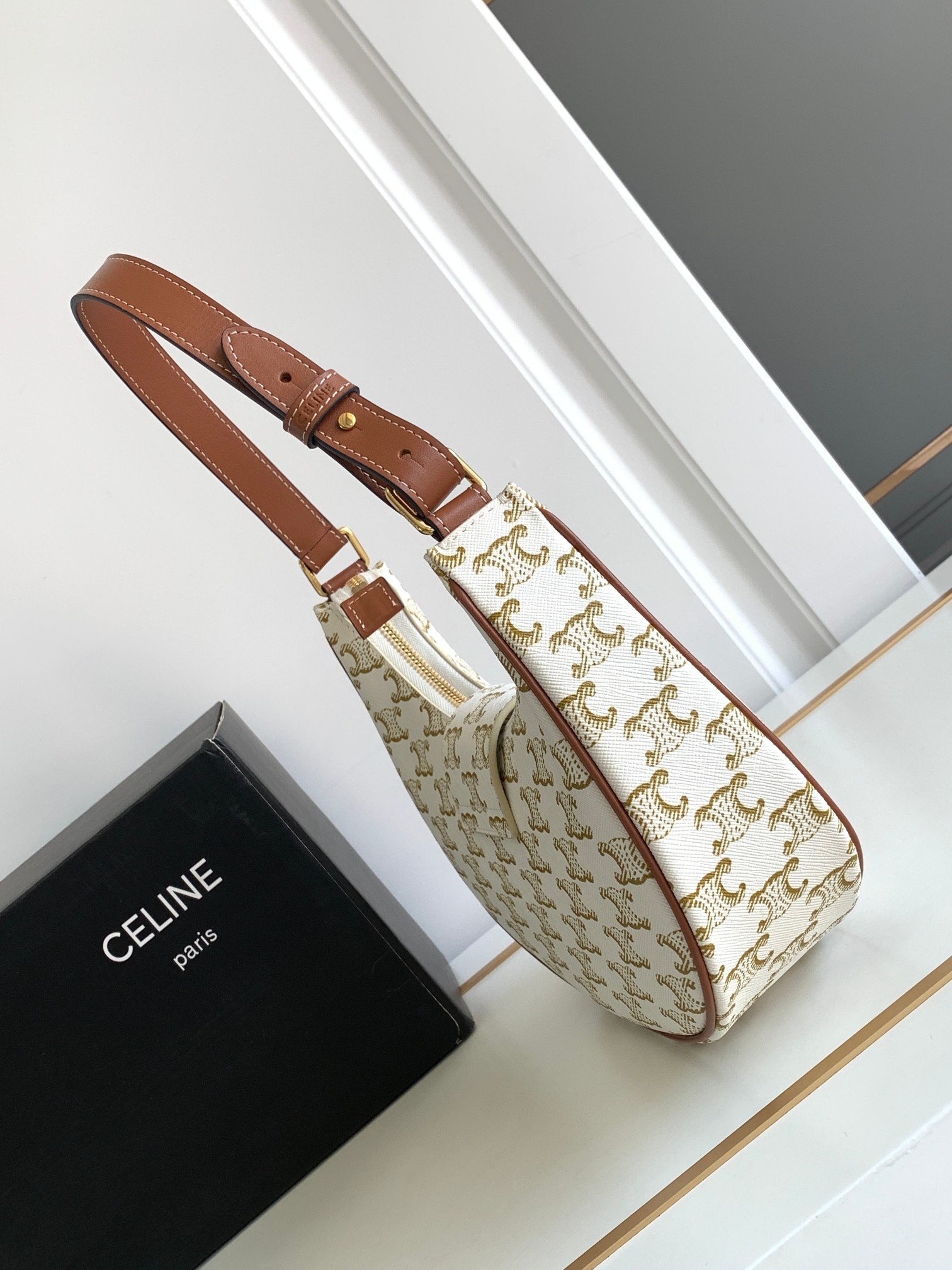 Celine moyen format Ava sac — réplique – Image 2