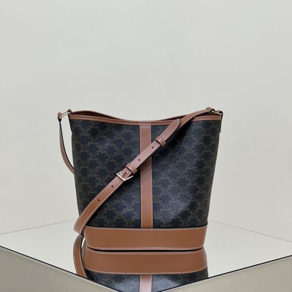 Celine Triomphe Bucket — réplique