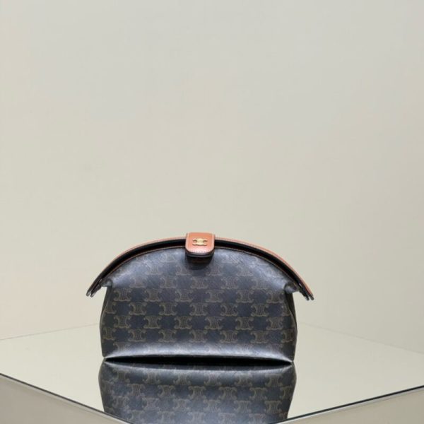 Celine Triomphe Cosmetic sac — réplique